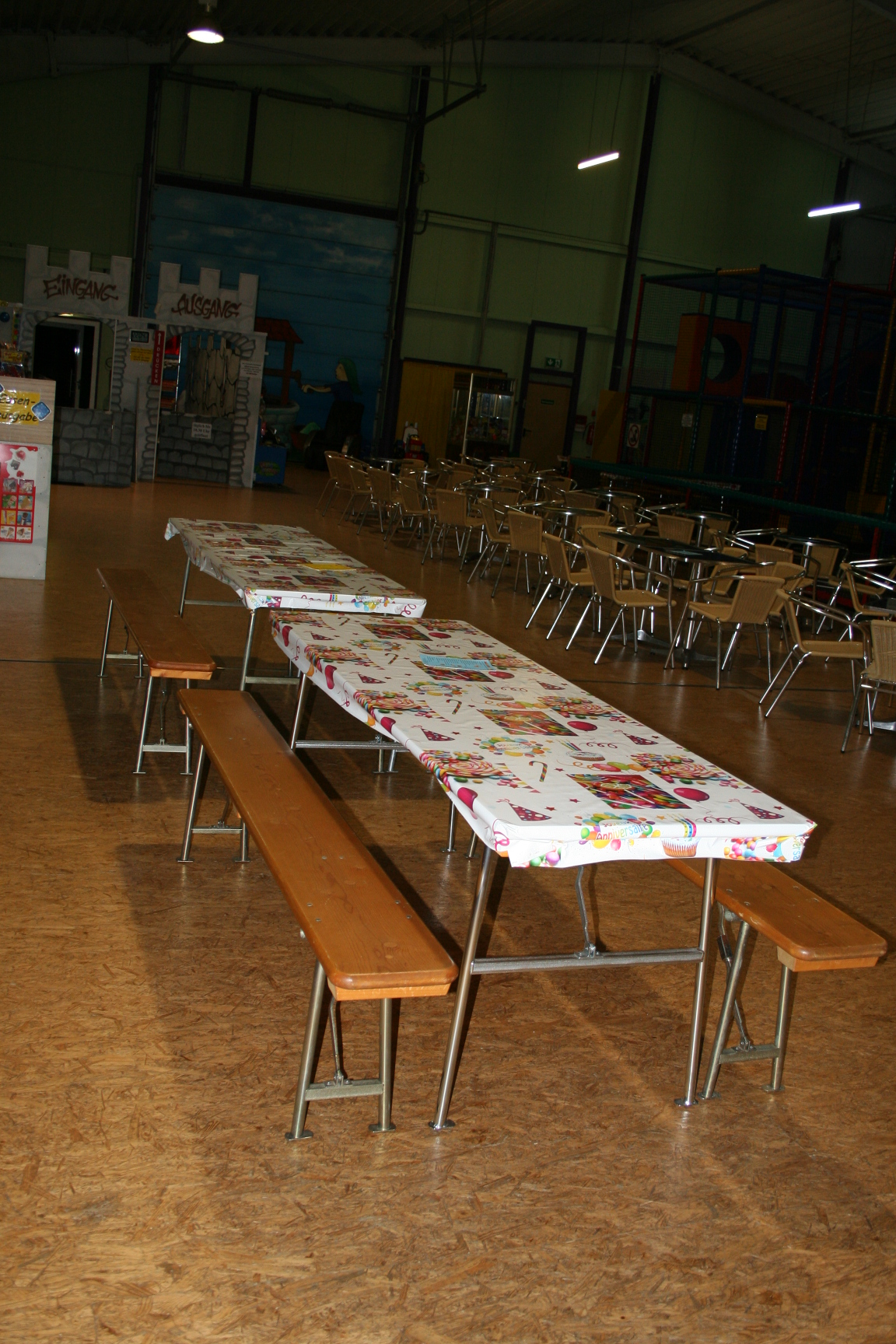 Geburtstagstisch dekoriert